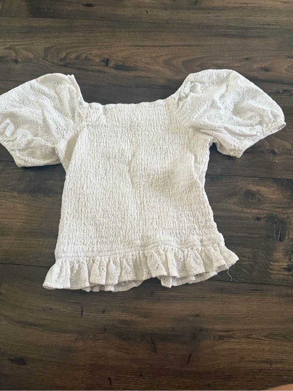 art class White Eyelet Smocked Puff Sleeve Top